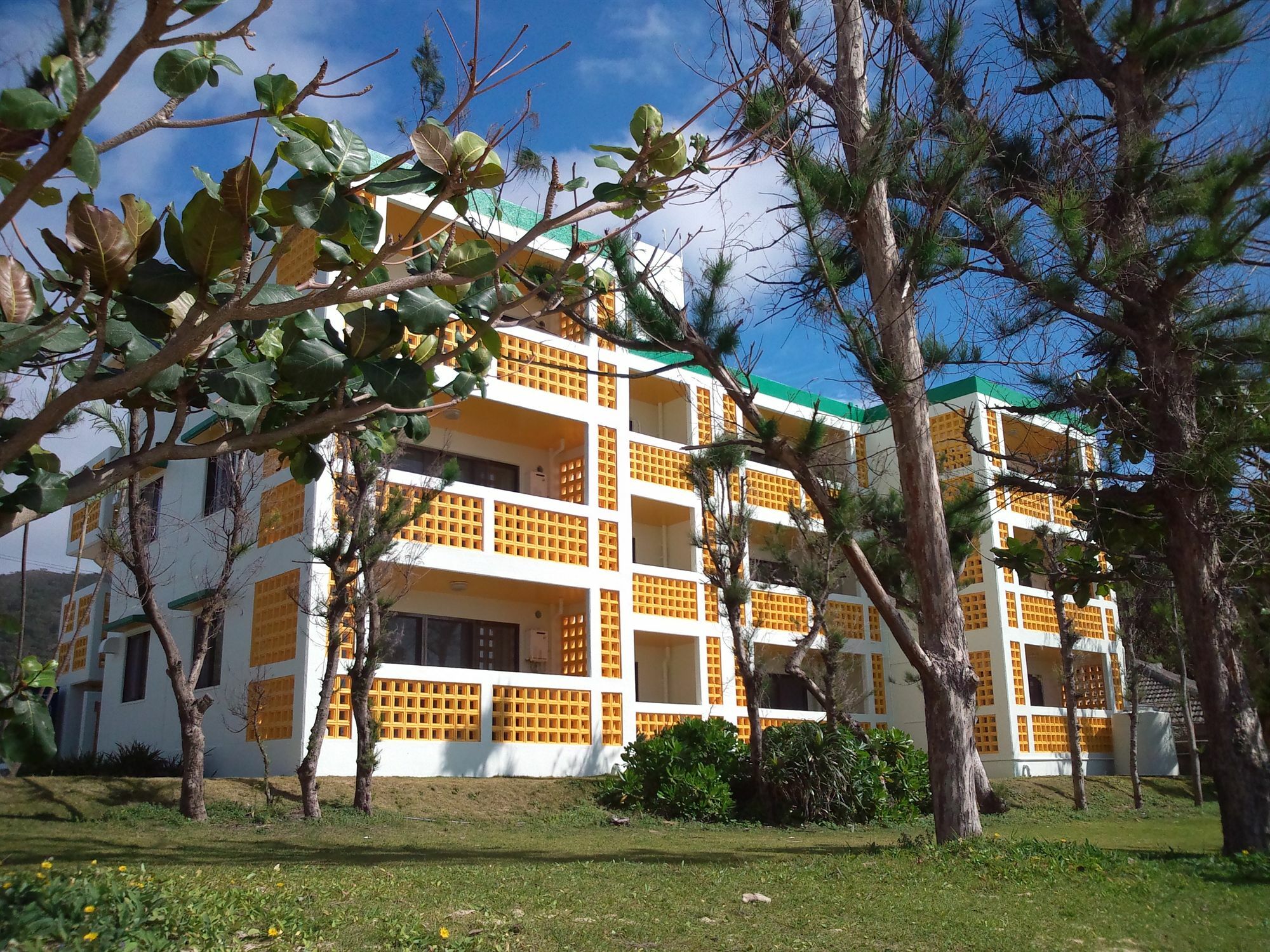 Hotel & Restaurant On The Beach Lue Motobu Eksteriør bilde